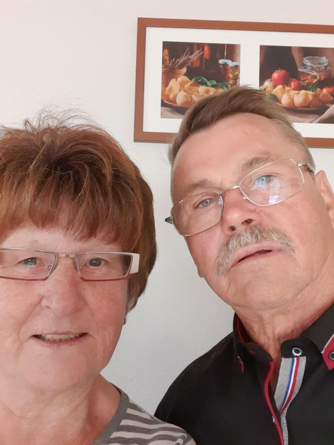 Der Kleine Bauernhof Keine Arbeiter Zadnych Pracownikow Daire Lubiatow  Dış mekan fotoğraf