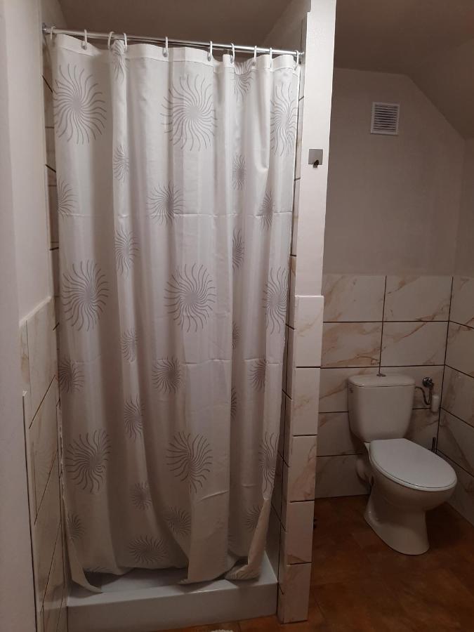 Der Kleine Bauernhof Keine Arbeiter Zadnych Pracownikow Daire Lubiatow  Dış mekan fotoğraf