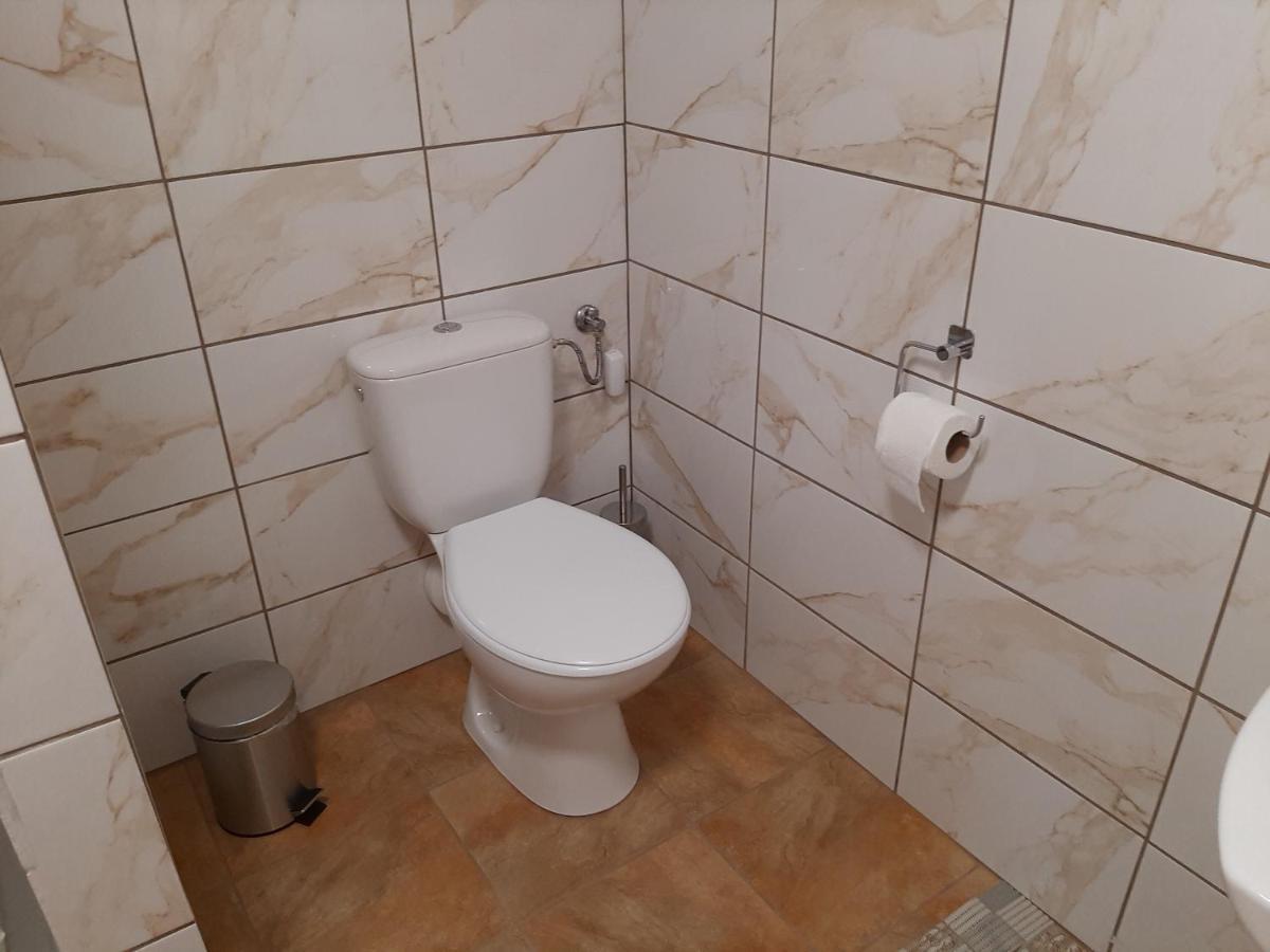 Der Kleine Bauernhof Keine Arbeiter Zadnych Pracownikow Daire Lubiatow  Dış mekan fotoğraf