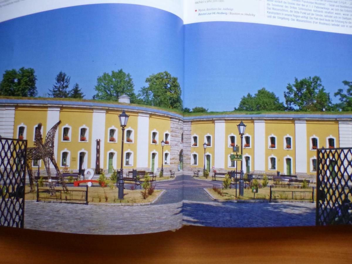 Der Kleine Bauernhof Keine Arbeiter Zadnych Pracownikow Daire Lubiatow  Dış mekan fotoğraf