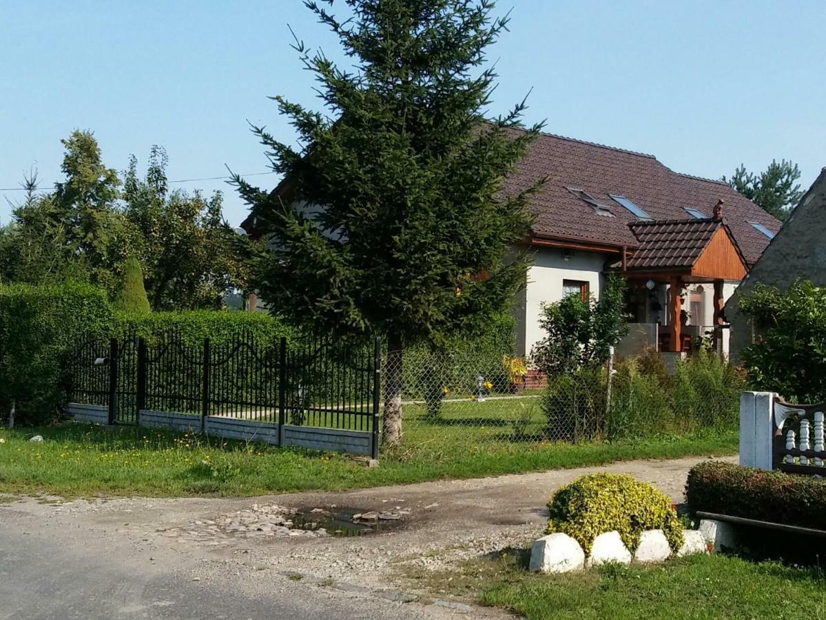 Der Kleine Bauernhof Keine Arbeiter Zadnych Pracownikow Daire Lubiatow  Dış mekan fotoğraf